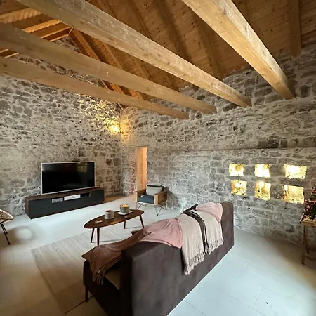 Maison Laurel: Historic Stone Estate With Private Pool Villa Gata