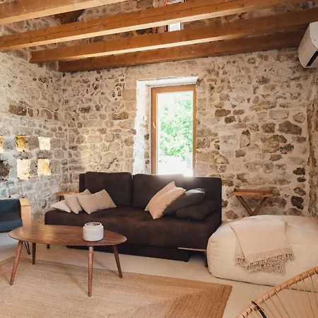 Authentic Cool Stone Villa With Private Pool, Gata, Near Omis And Split Villa *