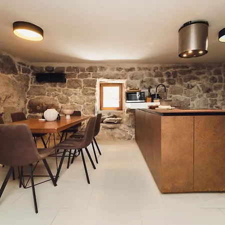 Authentic Cool Stone Villa With Private Pool, Gata, Near Omis And Split Gata