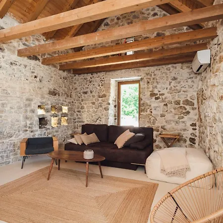 Villa Maison Laurel - Beautiful Stone Estate With Private Pool, Near Split And Omis Gata