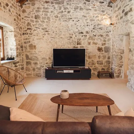 Villa Maison Laurel - Beautiful Stone Estate With Private Pool, Near Split And Omis Gata