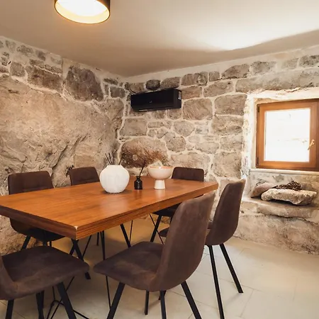 Authentic Cool Stone Villa With Private Pool, Gata, Near Omis And Split *